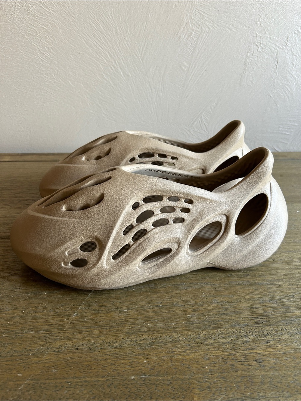 Adidas Men’s Yeezy Foam Runner Slip-On Shoe. 1 Piece Molded Eva Foam & Algae. 11
